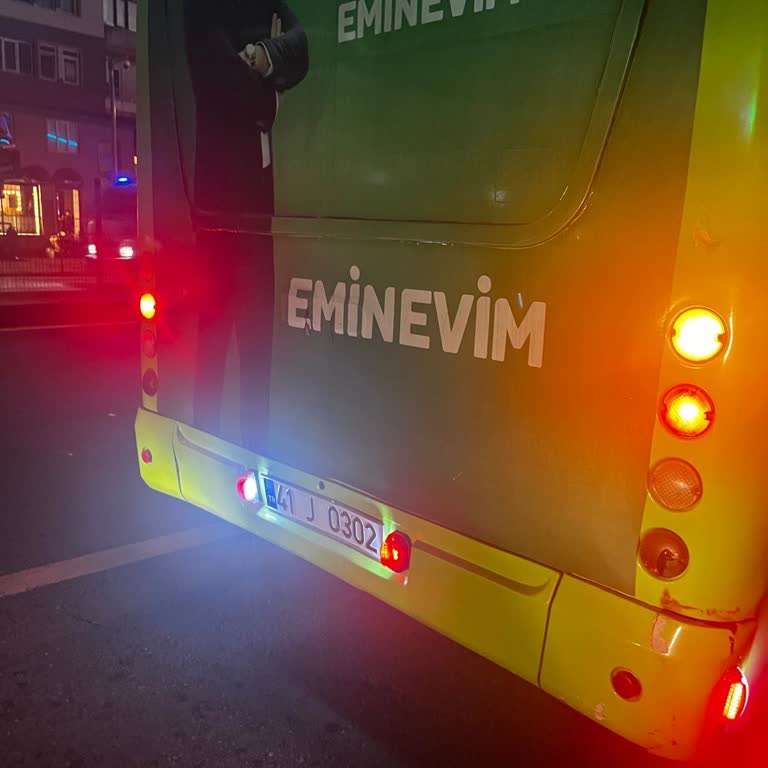 Otobüs Şoföründen Yolculara Saygısız Davranış Ve Kapı Kapatma