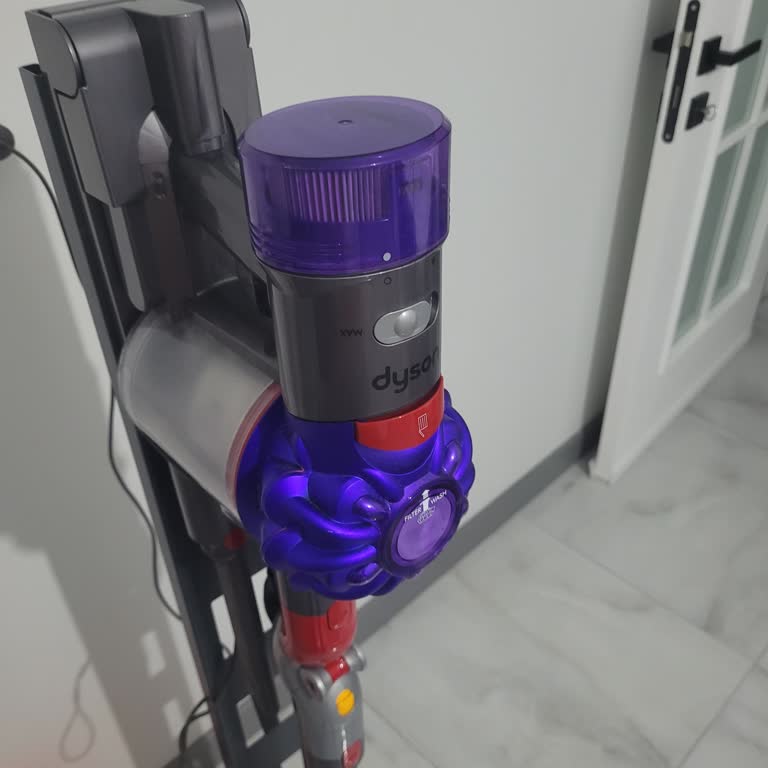 Dyson V8 Sürekli Arıza Yapıyor Ve Parça Değişimi Gerektiriyor