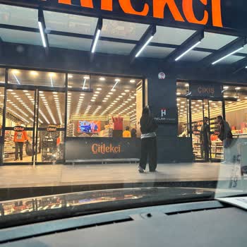 Çitlekçi Kapanış Saatinden Önce İçeri Alınmama Ve Çalışanların Saygısız Davranışı