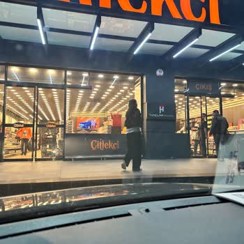 Çitlekçi Kapanış Saatinden Önce İçeri Alınmama Ve Çalışanların Saygısız Davranışı