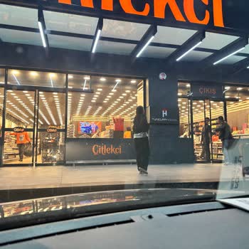 Çitlekçi Kapanış Saatinden Önce İçeri Alınmama Ve Çalışanların Saygısız Davranışı