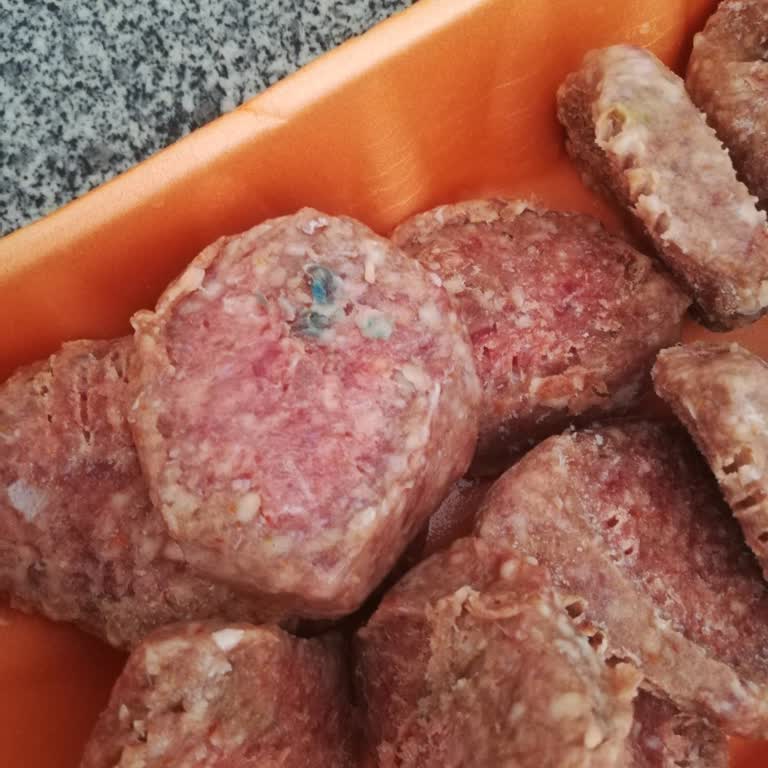 Köftenin İçinden Çıkan Yeşil Madde Şaşkınlığı