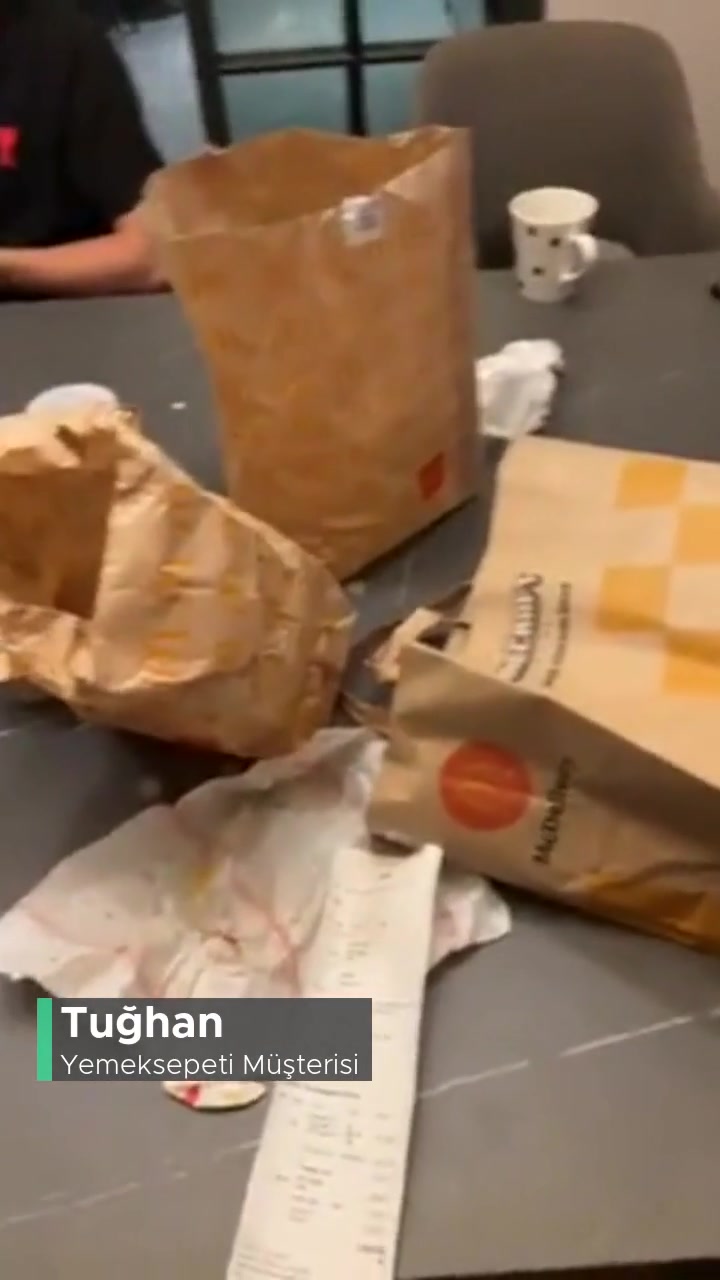 McDonald's Ve Yemeksepeti Yanlış Sipariş! videonun kapak resmi
