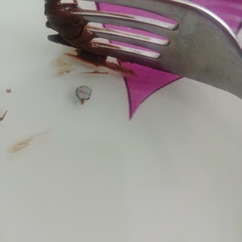 Kakaolu Fındık Kremasında Metal Parçası Bulduk Sağlık Riski Endişesi Yaşıyoruz