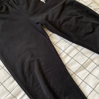 Eşofman Kısa Sürede Soldu Ve Bollaştı