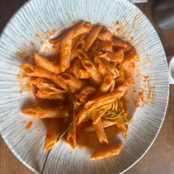 I Paid Too Much for Shrimp Pasta with Just 5 Tiny Shrimp at Lunchbox Marmara Park