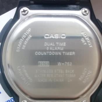 Casio Saat Beklediğimden Kalitesiz Ve Kullanışsız Çıktı