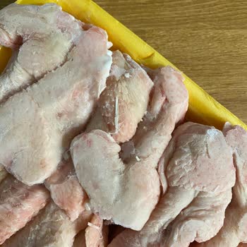 A101'den Alınan Lezzita Kanatlarda Temizlenmemiş Tüy Sorunu