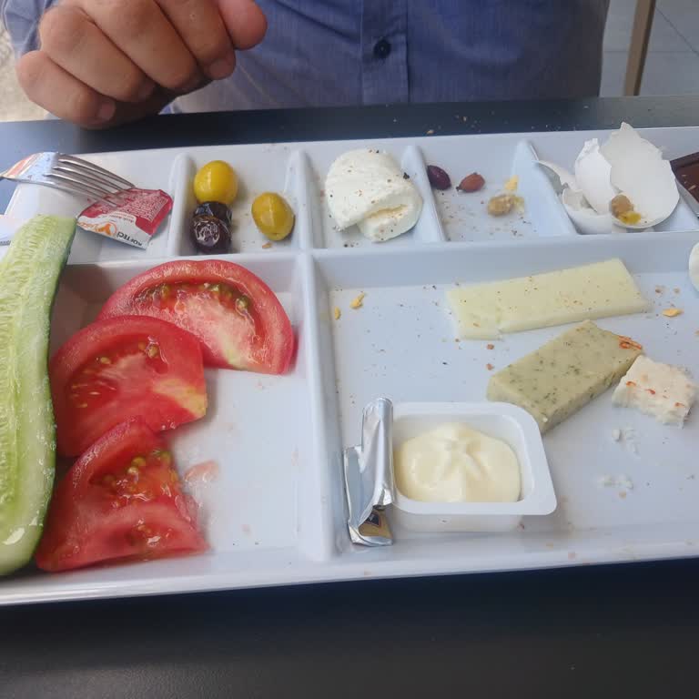 Eksik Ve Geç Gelen Kahvaltı, İlgisiz Hizmet Deneyimi