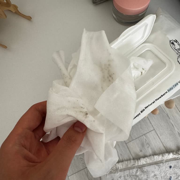 Yeni Alınan Bebek Islak Mendilinde Küf Şoku