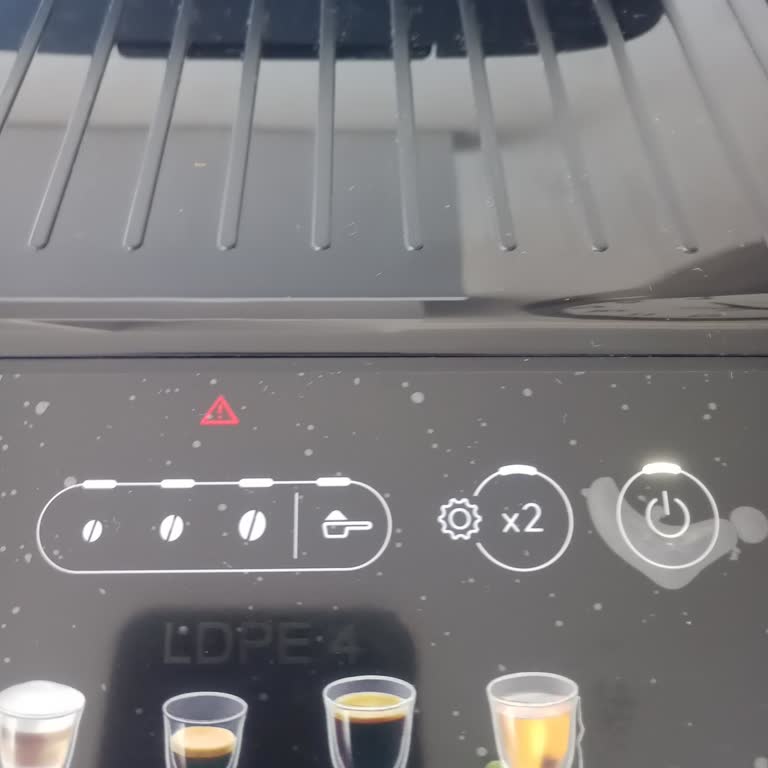 Delonghi Yeni Alınan Kahve Makinesi Kahve Vermiyor, Kırmızı Uyarı Veriyor