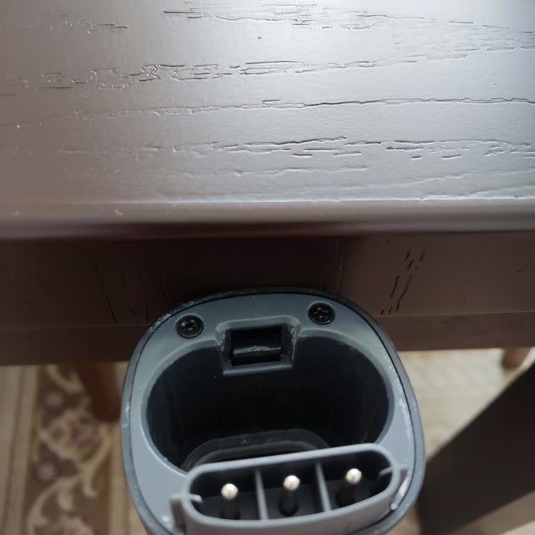 Electrolux Süpürgede Teleskobik Boru Mandalı Kırılması Ve Garanti Talebi