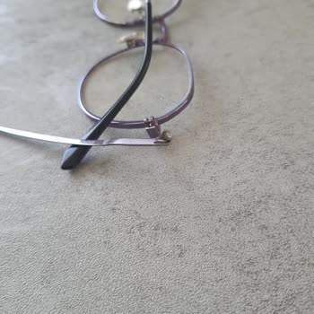 Gözlük Kulpu Ve Çerçevesi Kısa Sürede Kırıldı