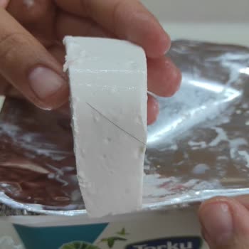 Torku Süzme Peynirin İçinden Kıl Çıkması Hijyen Endişesi Yarattı
