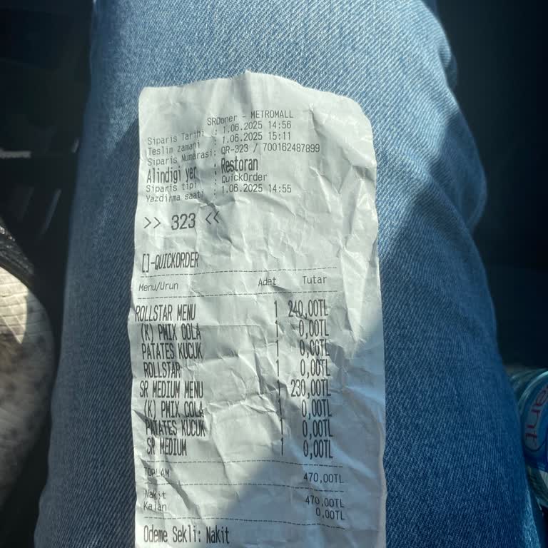 Kolanın Neredeyse Tamamı Buzla Doluydu, İçecekten Memnun Kalmadım