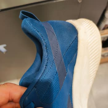 Reebok Ayakkabıda Dikiş Hatası Ve Mağaza İlgisizliği Nedeniyle Mağduriyet