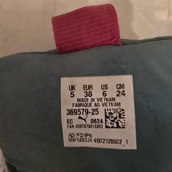 Spor Ayakkabıda Boya Akması ve Kullanım Sorunu