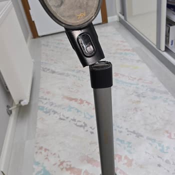 Philips Süpürgenin Teleskobik Borusu Kısa Sürede Kırıldı, Parça Hatalı