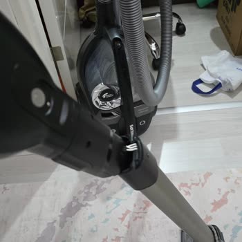 Philips Süpürgenin Teleskobik Borusu Kısa Sürede Kırıldı, Parça Hatalı