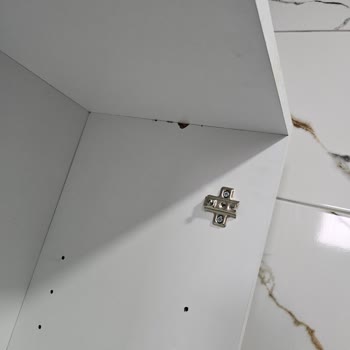 Evidea.com'dan Aldığım Dolap Defolu Ve Eksik Parçalarla Geldi