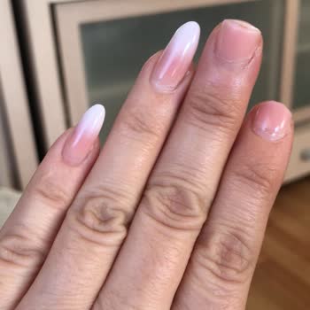 Jel Bakım Sonrası Tırnaklarım Kısa Sürede Kırıldı, Salon Sahibi İlgisizdi