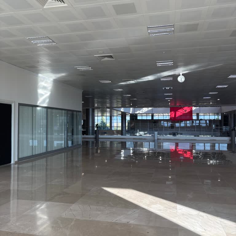 Denizli Çardak Havalimanı'nda Yetersiz Hizmet Ve Bekleme Alanı Sorunu