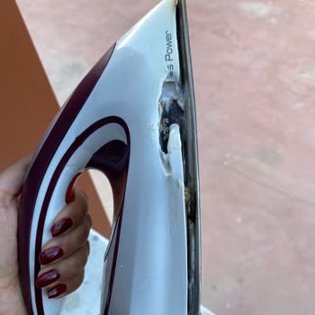 Tefal Ütü Kullanımı Sırasında Alev Çıkmasıyla Yaşanan Güvenlik Sorunu