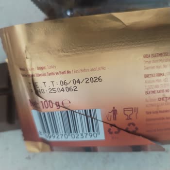 Aldığım Çikolatadan Kurt Çıkınca Midem Bulandı