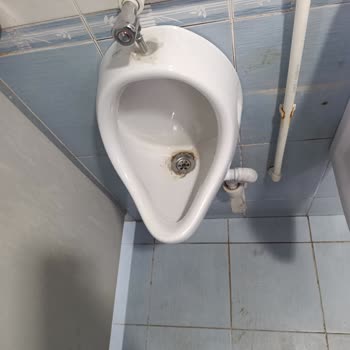 Koç Petrol Antalya Kepez Şubesinde Hijyen Sorunu Ve Personel İlgisizliği