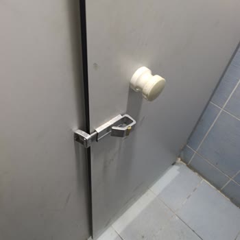 Koç Petrol Antalya Kepez Şubesinde Hijyen Sorunu Ve Personel İlgisizliği
