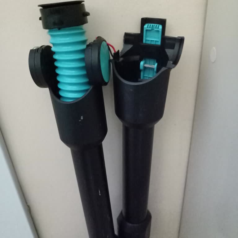 Fakir Dikey Süpürgemin Körük Kısmı Kırıldı, Garanti Kapsamına Alınmadı