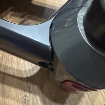 Dyson V15 Süpürgemde Sürekli Çalışma Ve Servisten Çizik Dönüş Sorunu