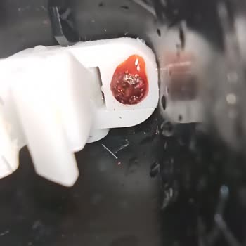 Su İle Yıkanabilir Başlıklar Paslandı, Sağlık Riski Oluştu