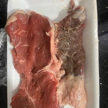 Migros'tan Aldığım Etin Kararmış Çıkması Ve Müşteri Hizmetlerine Ulaşamamak