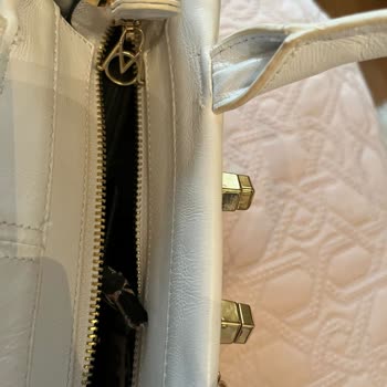 Çantada Sararma Ve Müşteri Hizmetlerine Ulaşılamıyor!