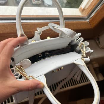 Çantada Sararma Ve Müşteri Hizmetlerine Ulaşılamıyor!