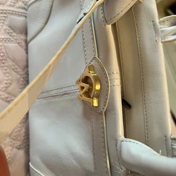 Çantada Sararma Ve Müşteri Hizmetlerine Ulaşılamıyor!