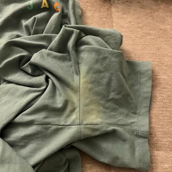 Yeni Aldığım Ürün Tişörtlerimde Renk Atmasına Sebep Oldu