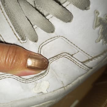 Kısa Sürede Deforme Olan Ayakkabıya FLO'dan Yetersiz Destek