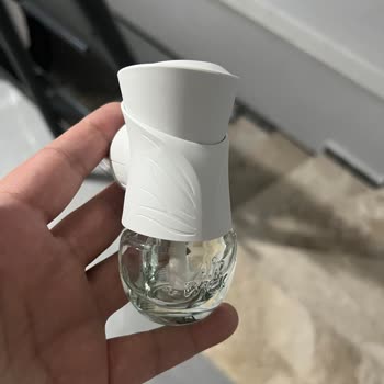 Air Wick Oda Kokusu Cihazı Mobilyamı Zedeledi