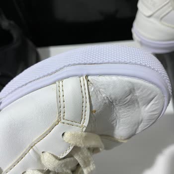 Lacoste Ayakkabıda Erken Çatlama Ve Koku Sorunu: İade Talebim Var