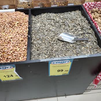 Elmalıkent Şubesinde Kuru Yemişlerin Hijyensizliği Ve İlgisizlik