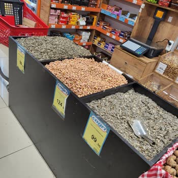 Elmalıkent Şubesinde Kuru Yemişlerin Hijyensizliği Ve İlgisizlik