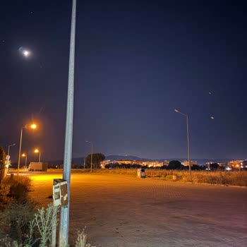 Sokak Aydınlatmaları Sürekli Arızalı Ve Çözüm Sağlanmıyor