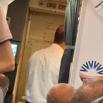 Sunexpress Uçağı Gecikmesiyle Hayal Kırıklığı