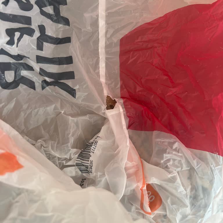 Migros Sanal Marketten Gelen Poşetlerin Sürekli Yırtık Olması