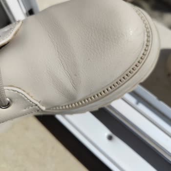 İki Kez Giyilen Ayakkabıda Derin Çatlaklar Ve İlgisiz Müşteri Hizmeti