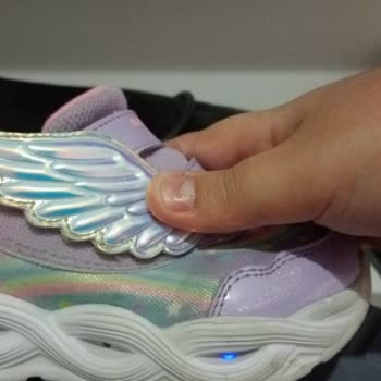 Kısa Sürede Bozulan Işıklı Çocuk Ayakkabısı Ve Olumsuz Garanti Süreci