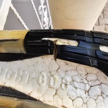 Adidas Ultraboost Ayakkabıda Taban Sorunu Ve Yetersiz İnceleme