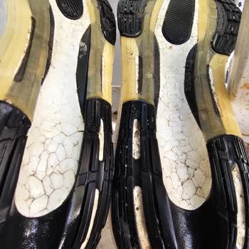 Adidas Ultraboost Ayakkabıda Taban Sorunu Ve Yetersiz İnceleme